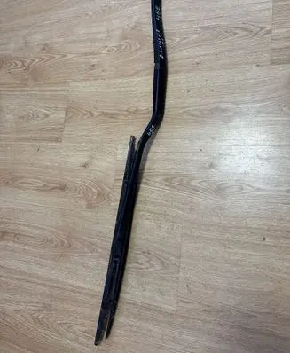 Peugeot 607 Front wiper blade arm