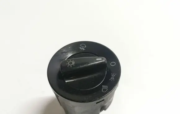 Volkswagen PASSAT B6 Light switch