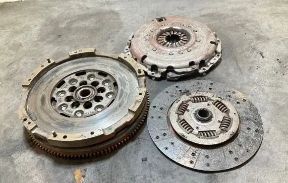Ford Transit Courier Clutch set kit GK216477AA