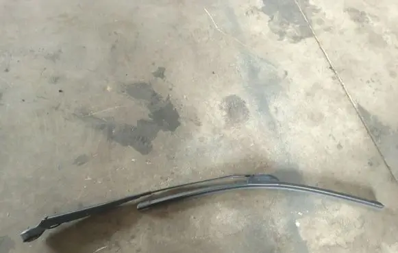 Mercedes-Benz A W168 Front wiper blade arm a1688200644