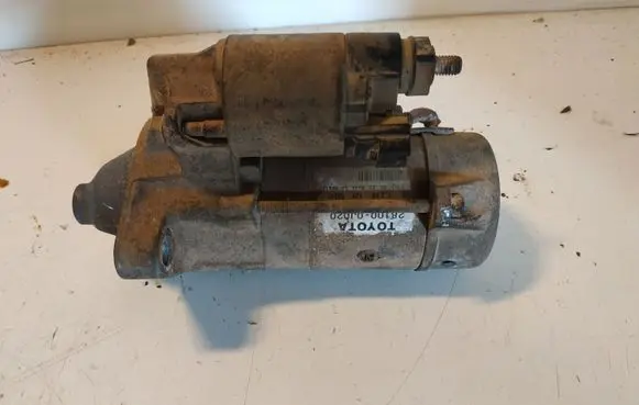 Toyota Yaris Starter motor 281000J020