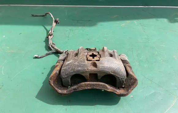 Iveco Daily 3rd gen Front brake caliper 594205
