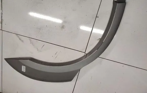 Subaru Outback Front arch trim 