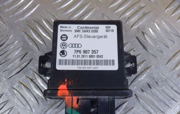 Volkswagen Touareg II Light module LCM 7P6907357 5WK50280 110120110001002