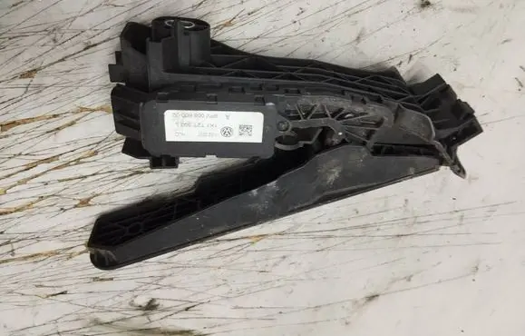 Skoda Octavia Mk2 (1Z) Accelerator throttle pedal 1K1721503L 6PV00860000
