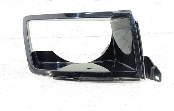 Land Rover Defender Headlight/headlamp mounting bracket L8B213C024