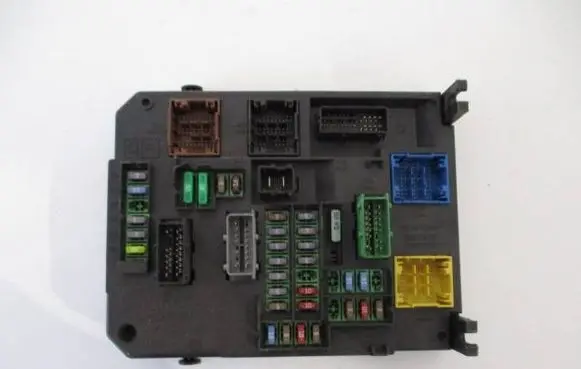 Citroen C4 II Central body control module 9665547480 BSIQ0300 S180121003