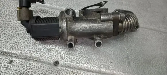 Opel Vectra C Coolant heater control valve 