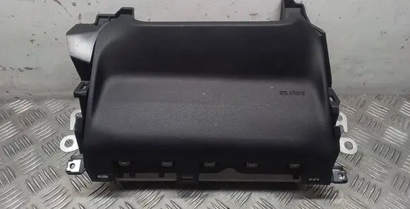 Lexus RX V Knee airbag