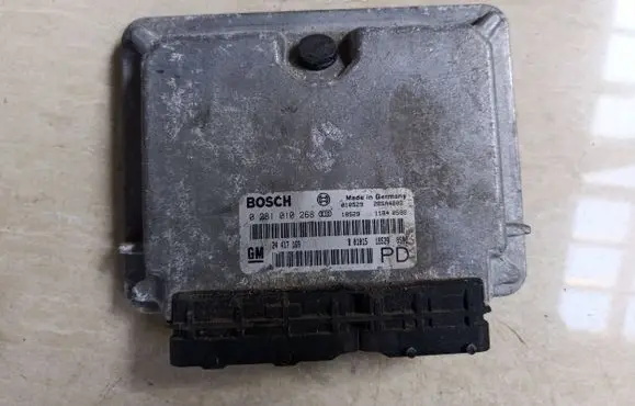 Opel Zafira A Engine control unit/module 0281010268