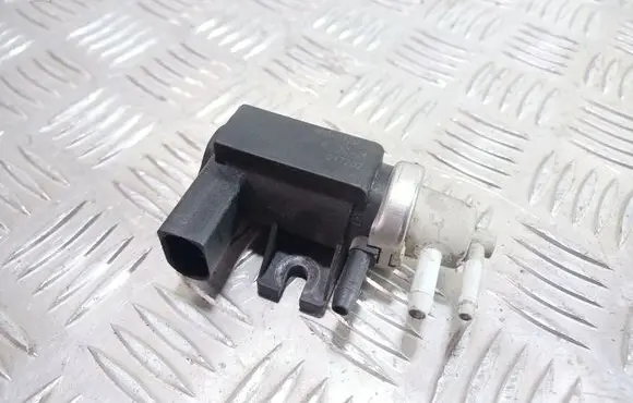 Volkswagen Golf IV Turbo solenoid valve 1J0906627B