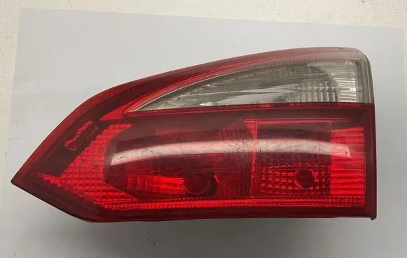 Tailgate rear/tail lights