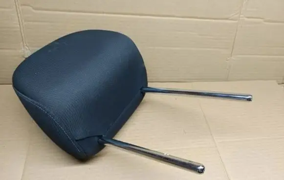Audi A1 Front seat headrest 