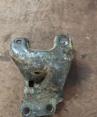 Chrysler Town u0026 Country V Front shock absorber mounting bracket 