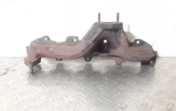 Ford Kuga I Exhaust manifold