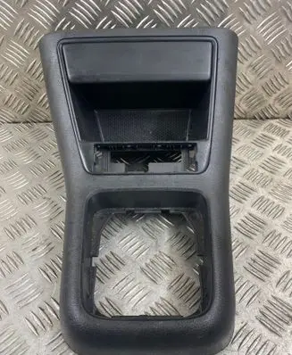 Volkswagen Tiguan Center console 5N2863487