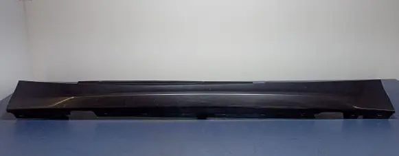 Front sill (body part)