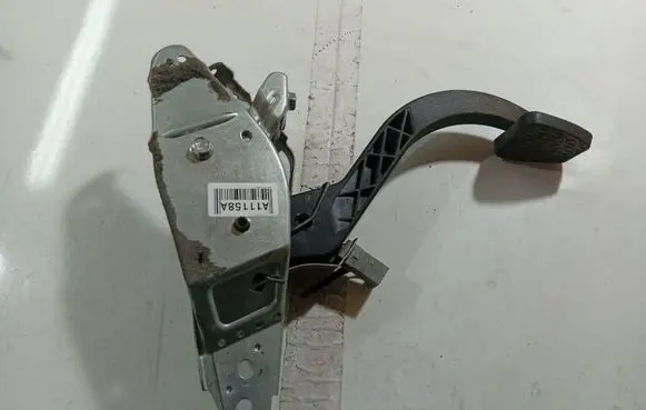 Opel Astra H Brake pedal 28870