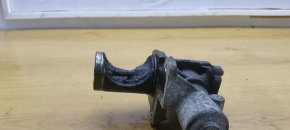 Audi A4 S4 B7 8E 8H EGR valve 038131501AD