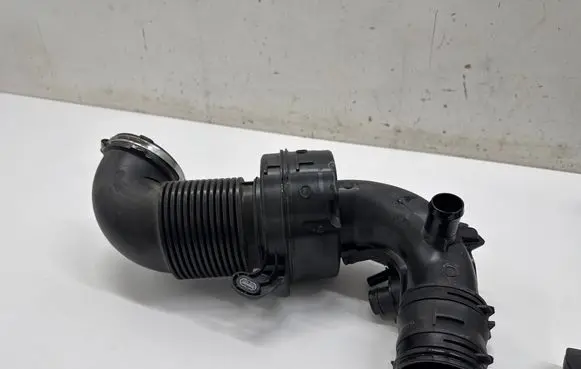 Jaguar E-Pace Turbo air intake inlet pipe/hose LK729C623AC