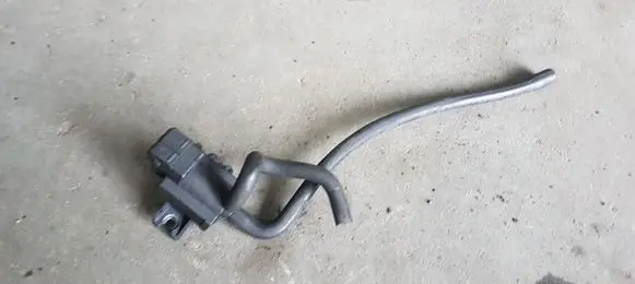 Volvo V40 Valve vacuum 