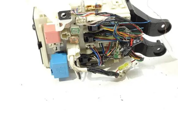 Toyota Avensis T270 Fuse box set 82730-05140-C