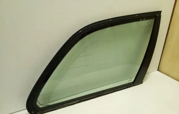 BMW 5 E39 Rear side window