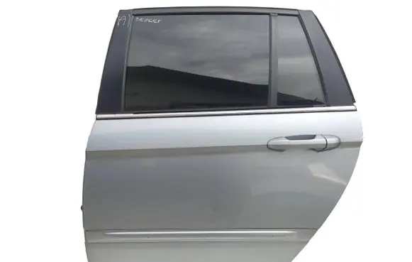 Chrysler Pacifica Rear door