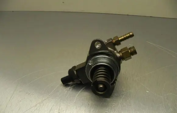 Audi A1 Fuel injection high pressure pump 03C127025J VD9719
