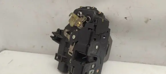 Audi A6 S6 C5 4B Front door lock 4B2837016G