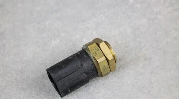 Volkswagen Jetta V Coolant temperature sensor 1J0959481A