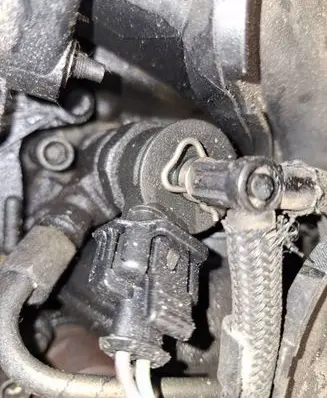 Citroen C4 I Fuel injector 0445110297