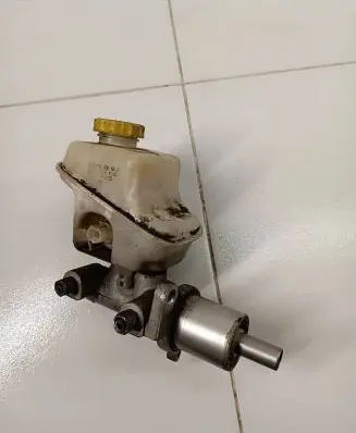 Chrysler 300 - 300C Master brake cylinder 32067327