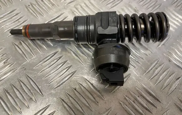 Ford Galaxy Fuel injector 038130073AK 0414720038
