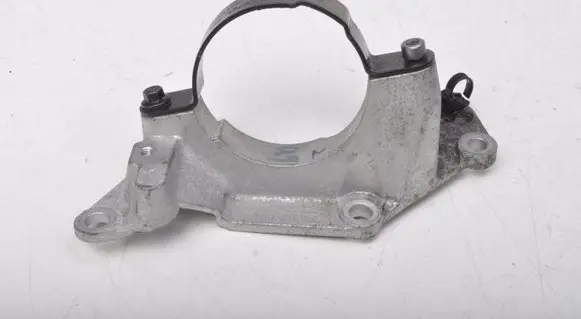 Volvo XC90 Engine mount bracket 32222347