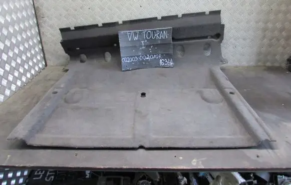 Volkswagen Touran I Rear floor carpet liner 1T0863717