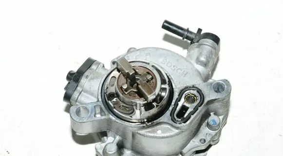 Citroen C3 Vacuum pump 9804021880