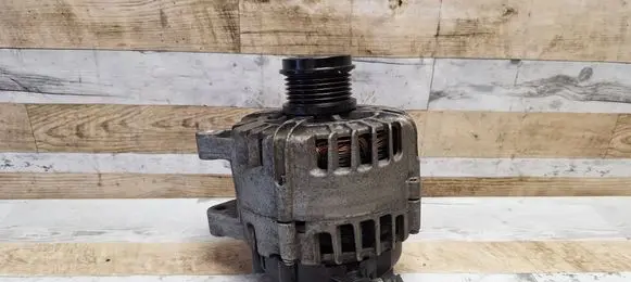 Volvo V40 Generator/alternator 30659390 TG15C186 213008917
