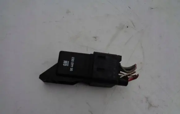 Opel Antara Glow plug pre-heat relay 96440063