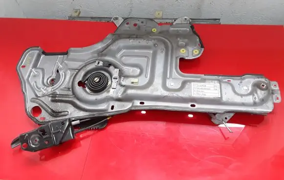 Hyundai Trajet Rear window lifting mechanism without motor 824803A000