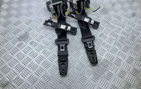 Audi A4 S4 B9 Front seatbelt 8W0857706 8W0857705