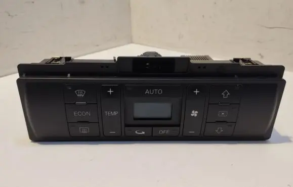 Audi A4 S4 B5 8D Climate control unit 8D0820043M