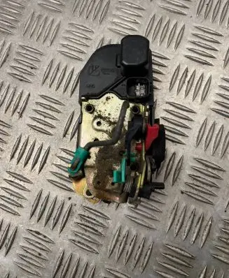 Jeep Grand Cherokee (WJ) Rear door lock
