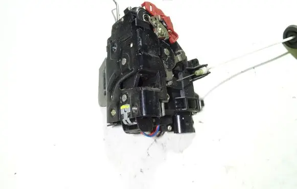 Audi A4 S4 B7 8E 8H Front door lock 8E2837015C