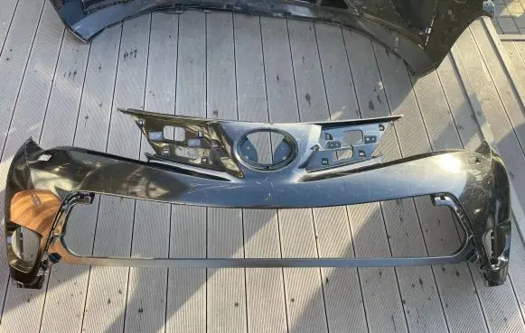 Toyota RAV 4 (XA40) Front bumper 5211942A00
