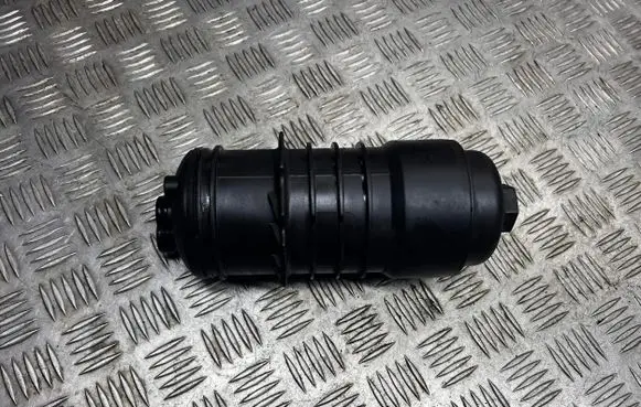 Audi A8 S8 D3 4E Oil filter mounting bracket 8558686 0F682