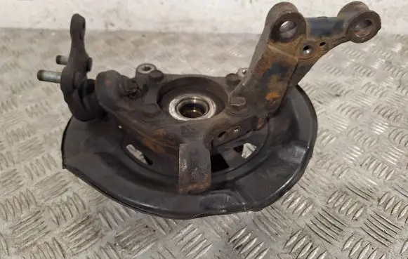 Toyota Auris 150 Front wheel hub 4355002020 4778102150