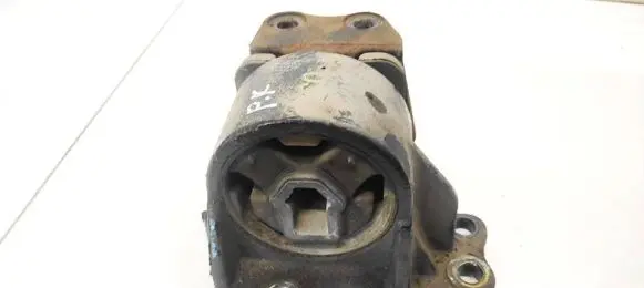 Hyundai Santa Fe Engine mount bracket