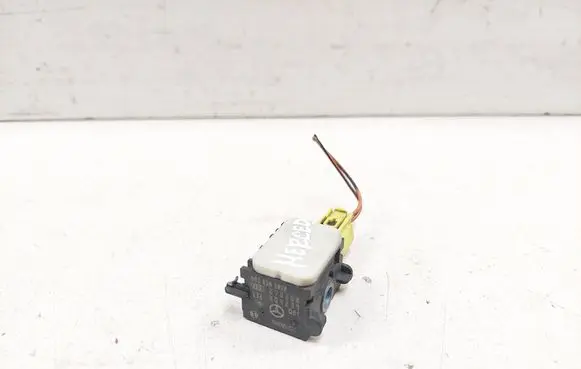 Mercedes-Benz R W251 Airbag deployment crash/impact sensor 0038202926 070208