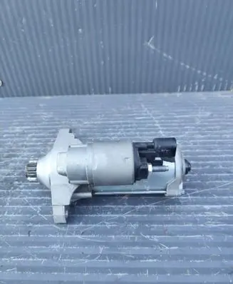 Audi Q3 F3 Starter motor 02E911022C